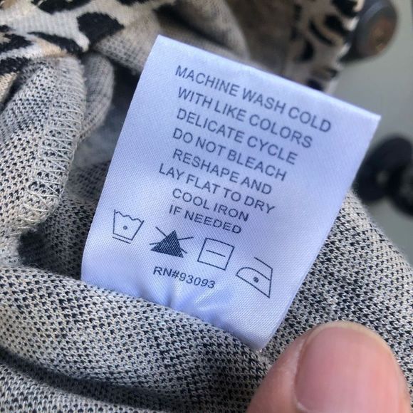 Tyler Böe Leopard Print Cowl Neck 3/4 Sleeve Sweater Dress Size Small, MSRP $153 - Picture 7 of 10